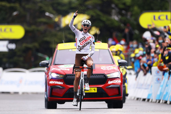 Ben O’Connor wins Tour de France stage 9