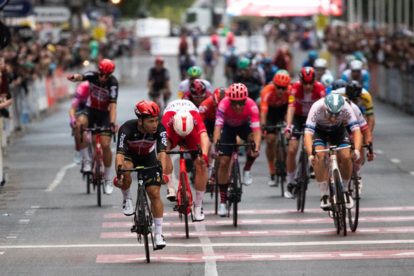 Caleb Ewan wins Giro d’Italia stage 7
