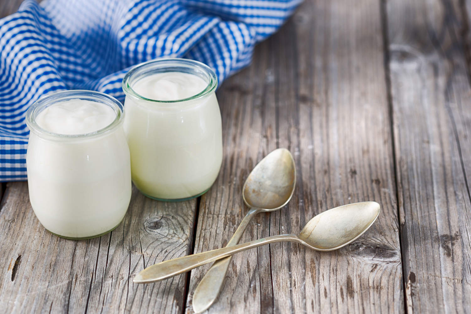 Yogurt fatto in casa: ingredienti, procedimento e consigli