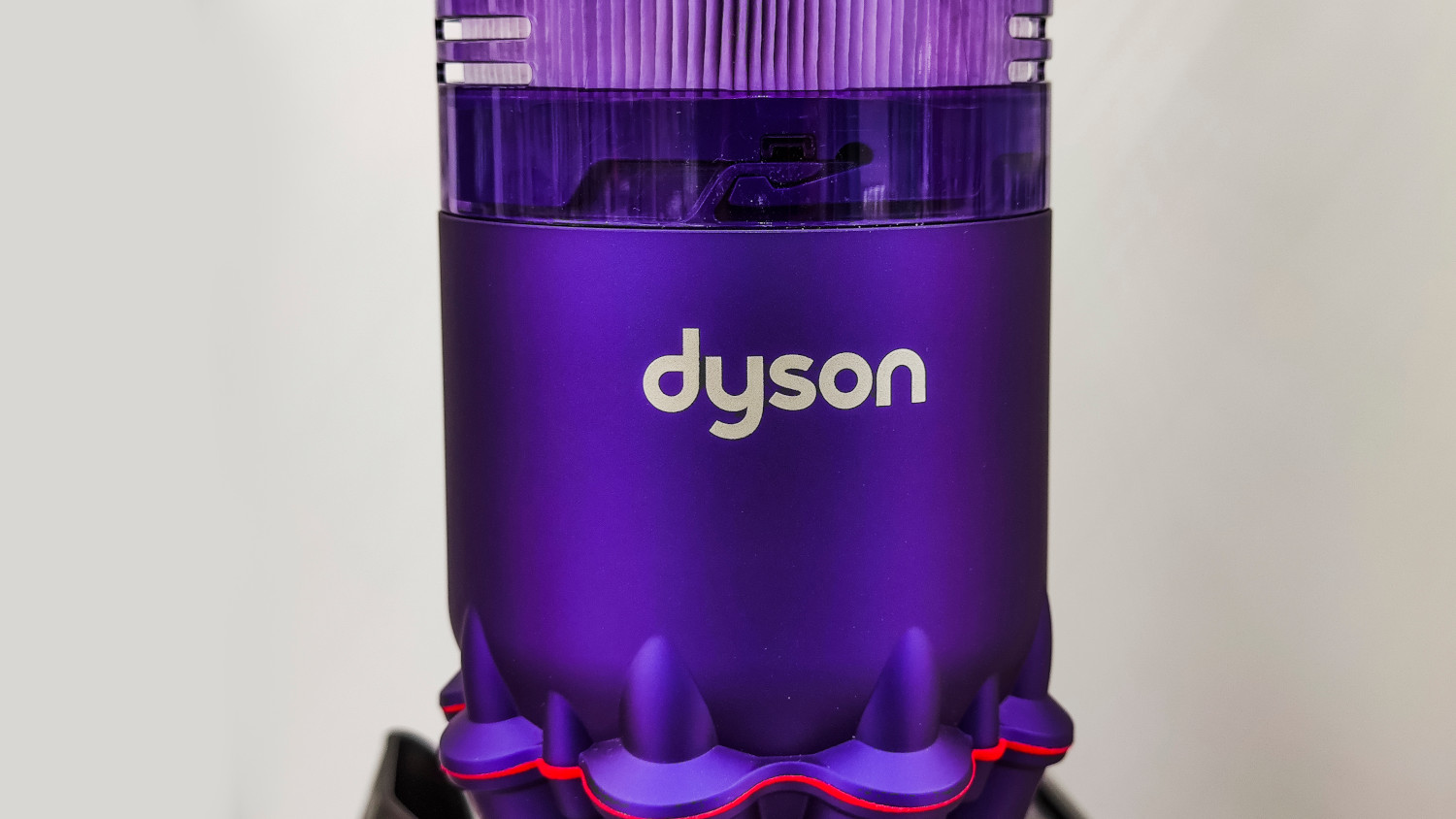Come pulire filtro e contenitore del Dyson v11