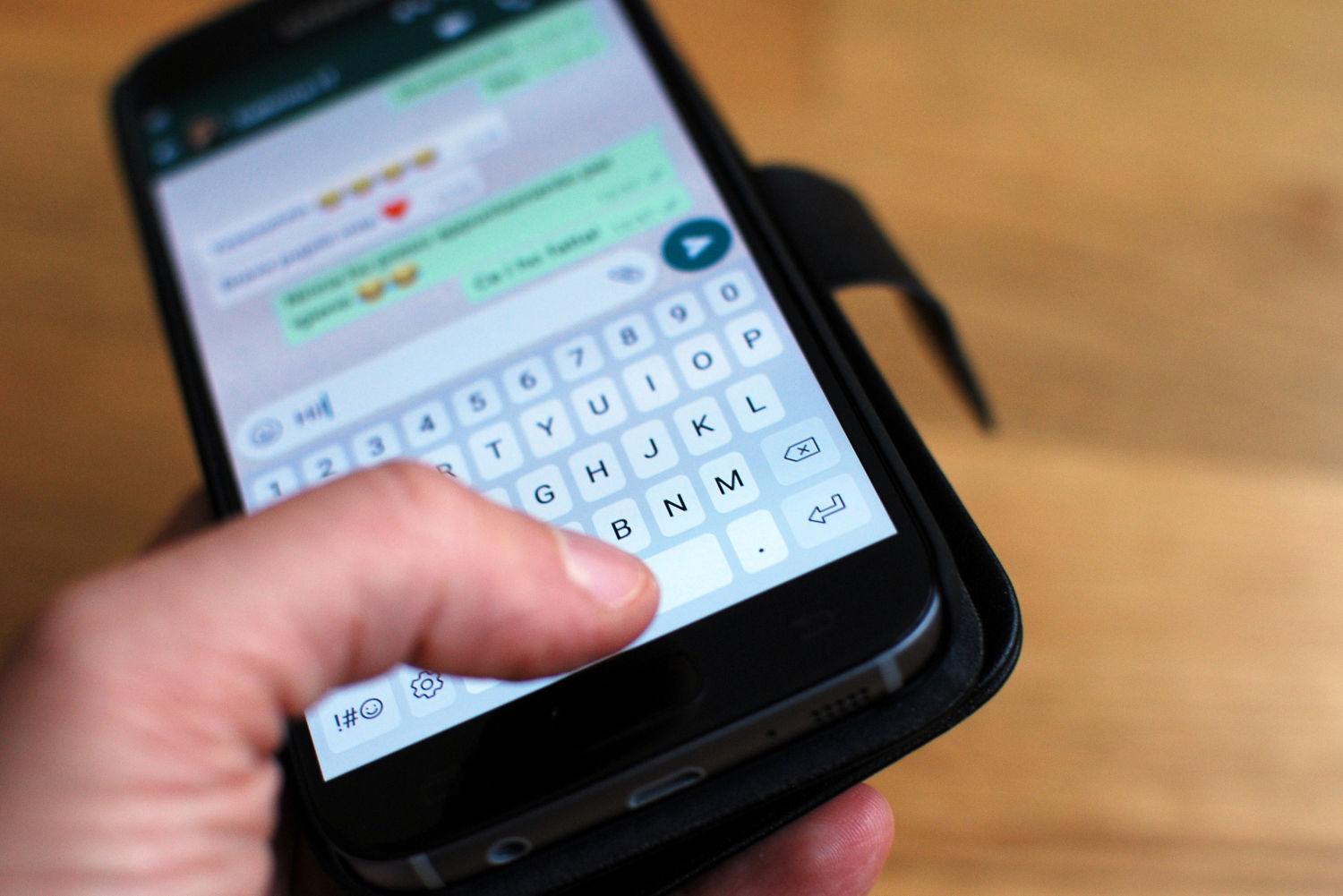 Guida completa per mettere le reaction su Whatsapp