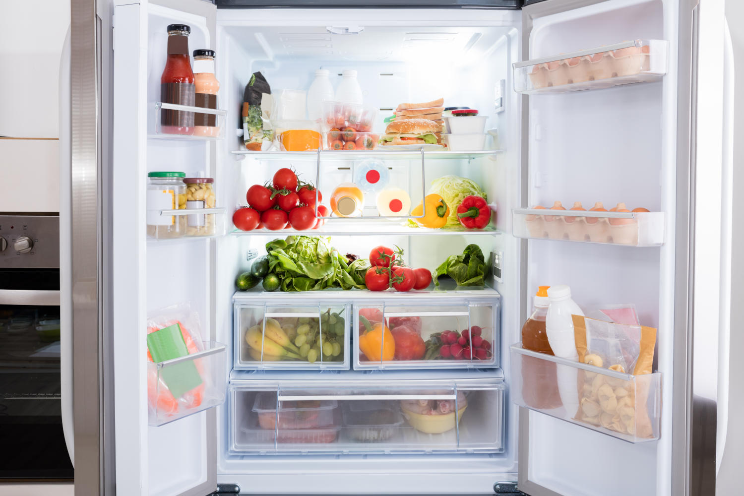 La corretta disposizione degli alimenti in frigorifero