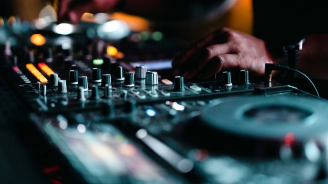 Console da DJ per iniziare: guida alla scelta dei modelli migliori