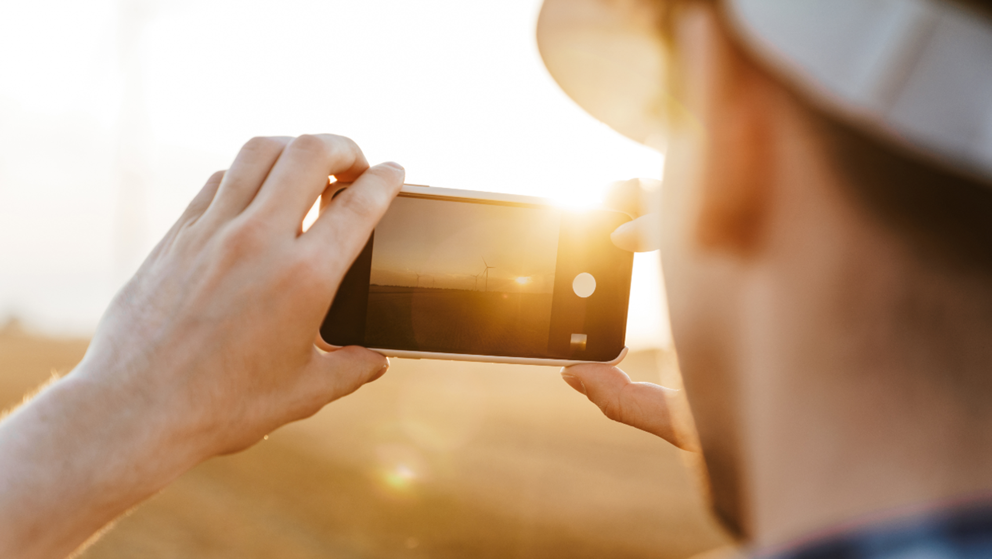 Google Foto AI su iPhone: tutte le novit&agrave; della funzione "Crea con l'AI"