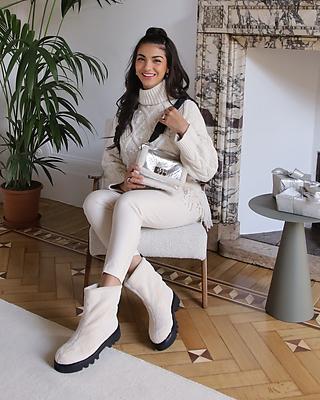 Furla | online store and official site - bags, wallets and accessories